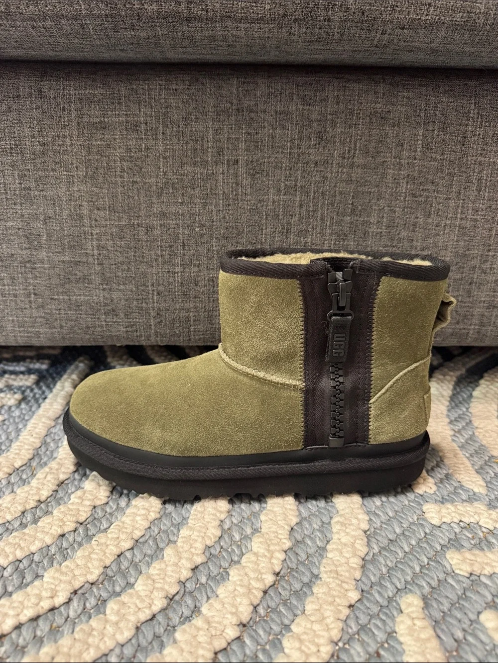 UGG Classic Zip Mini Olive Green Suede Ankle Boots Size 5